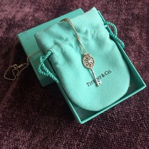 Beautiful Tiffany necklace