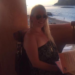 Meet your Posher, Carrie