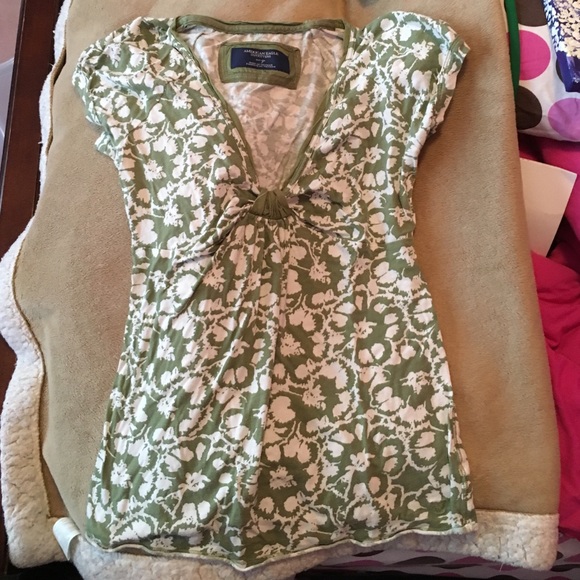 American eagle green top