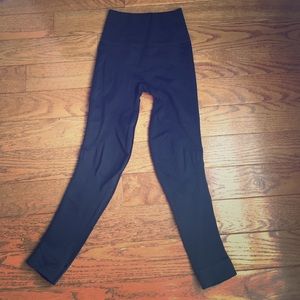 Lululemon zone in crop leggings