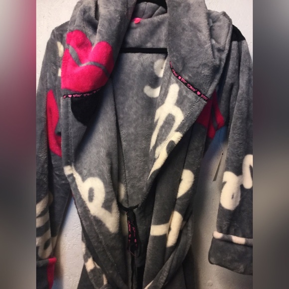 ❗️❗️LAST ONE ❗️❗️BETSEY JOHNSON LIPS & LOVE ROBE💋 - Picture 3 of 4