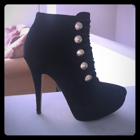 Vince Camuto Booties