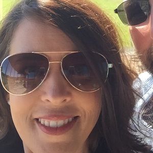 Meet your Posher, Angie