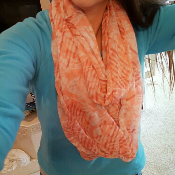 Infinity scarf - Picture 2 of 2