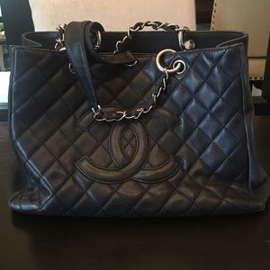 Beautiful Authentic Chanel Purse w/ Silver