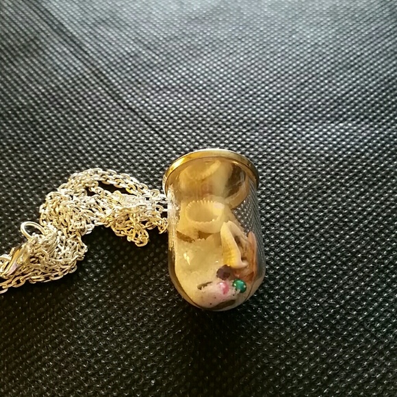 Seashell necklace - Picture 3 of 4