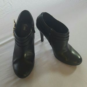 FIONI BLACK GOLD BUCKLE BOOTIES