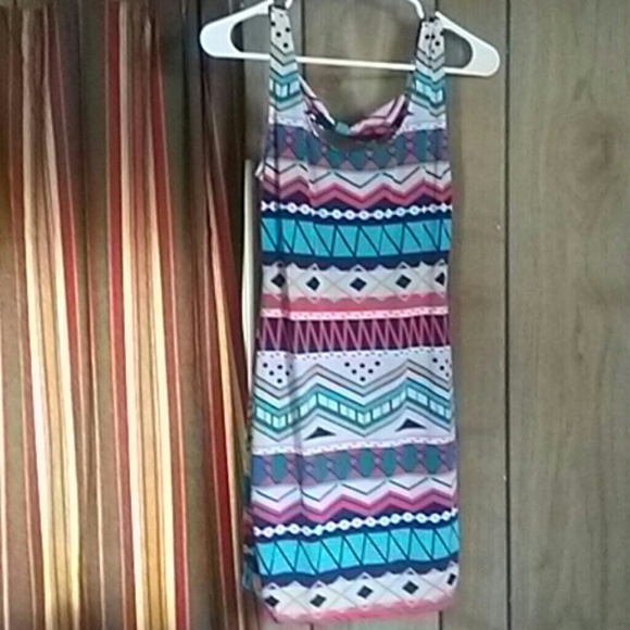 Pattern dress with bow on back