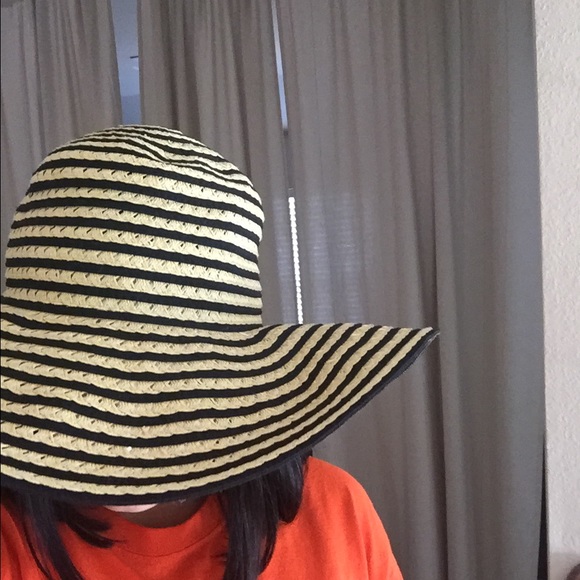 Calvin Klein floppy hat