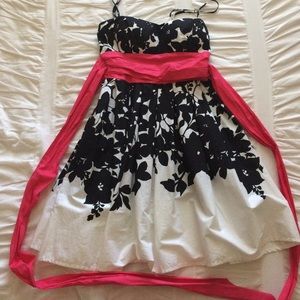 Macy's juniors b&w flowered dress