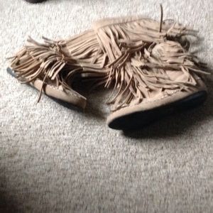 Fringe boots