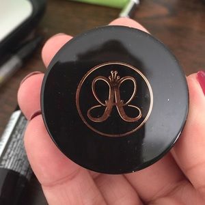 Anastasia Beverly Hills dip brow