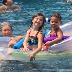 Meet your Posher, Elizabeth