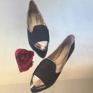 Enzo Angiolini haram flats.