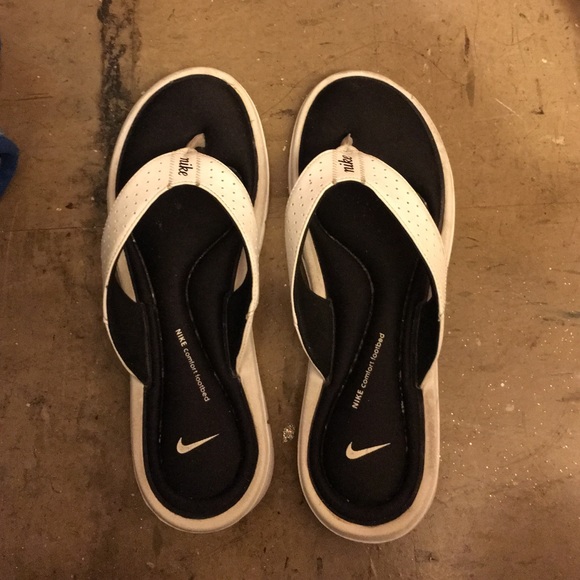 Nike flip flops