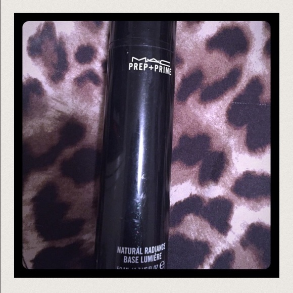 MAC Prep + Prime Natural Radiance Base - Pink