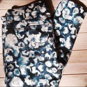 AG The Absolute Legging Extreme Skinny Jean