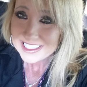 Meet your Posher, Suzanne