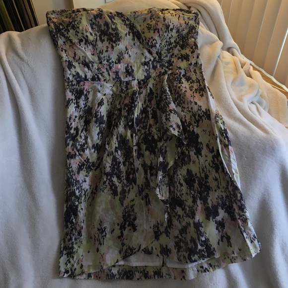 Pretty, delicate strapless mini dress