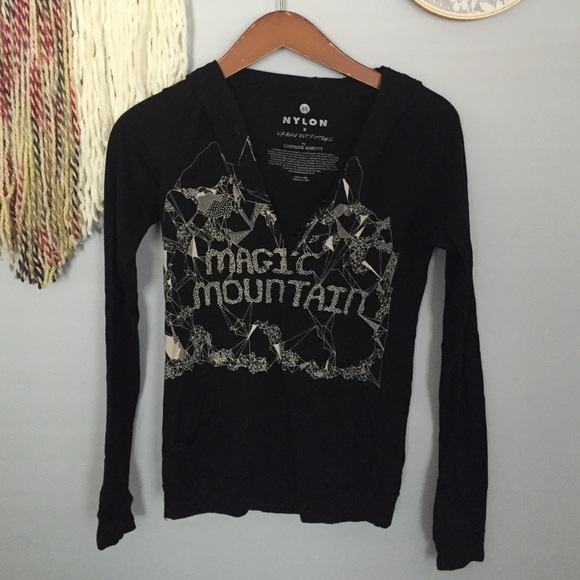 Light weight black hoodie shirt