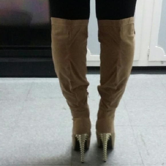 (Final Price Drop)!!!!!!Boots - Picture 3 of 3