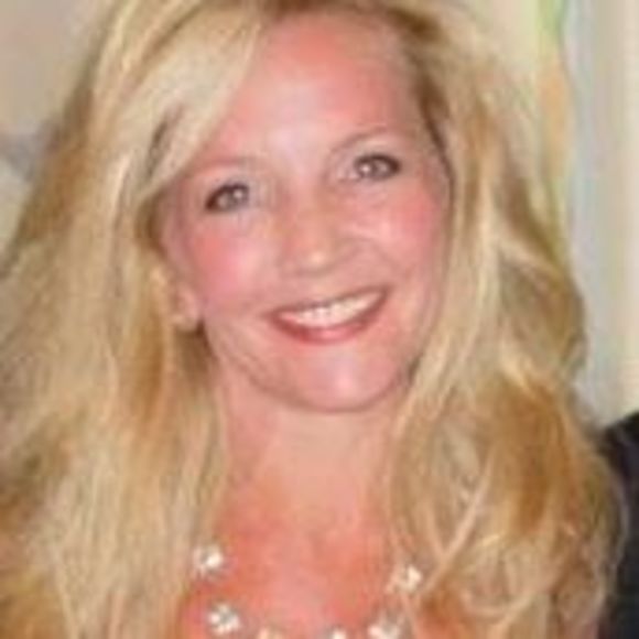 Meet your Posher, Sandee - Picture 1 of 1