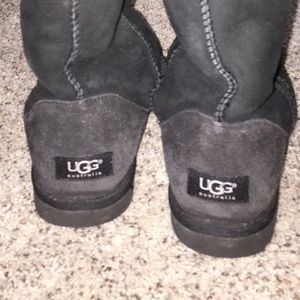 Black tall uggs