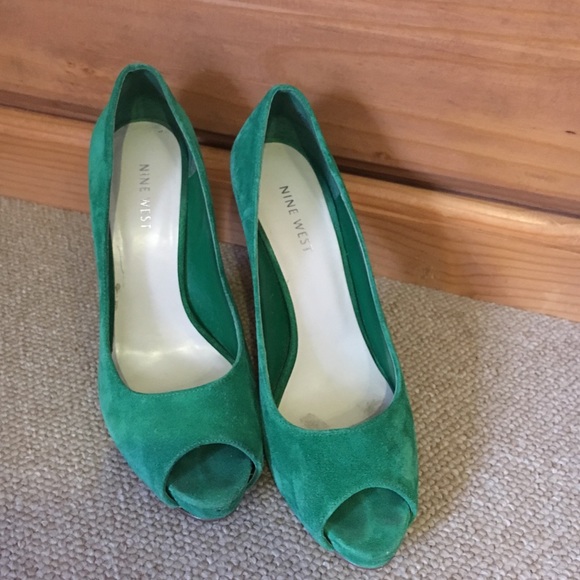nine west green heels