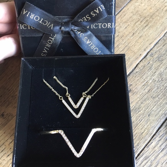 Victoria's Secret Necklace Set
