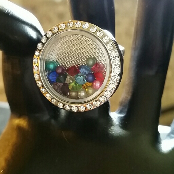 Origami (like) Locket ring NWOT