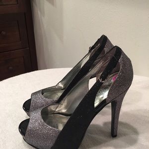 Guess Black and Silver glitter heels!