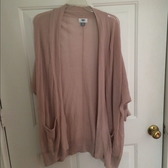Pale pink cardigan 💁