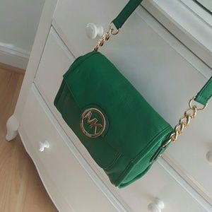 AUTHENTIC!! Michael Kors Crossbody Margo
