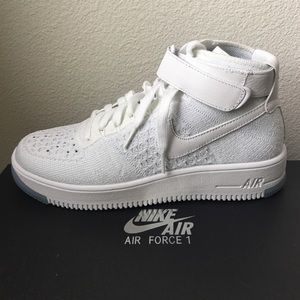 Nike Air Force 1 flyknit
