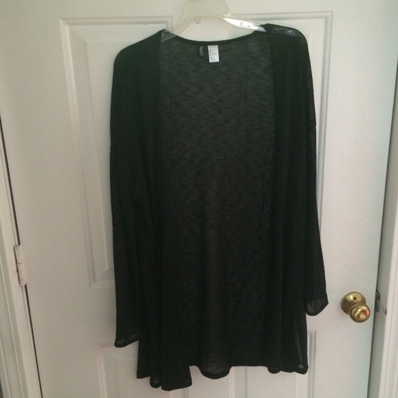 H&M black cardigan ⚫️