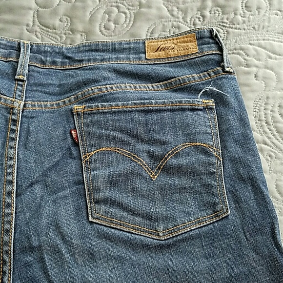 LEVI Jeans - Picture 2 of 3