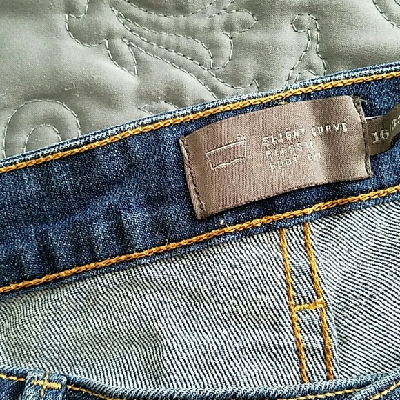 LEVI Jeans - Picture 3 of 3