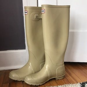 RARE HUNTER TALL GLOSSY RAIN BOOT!!!