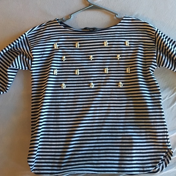 Black and white stripe top