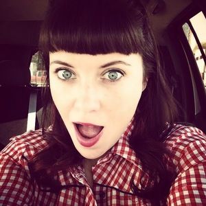 Meet your Posher, Lona