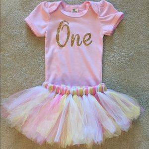 First Birthday Outfit. Onesie & Tutu