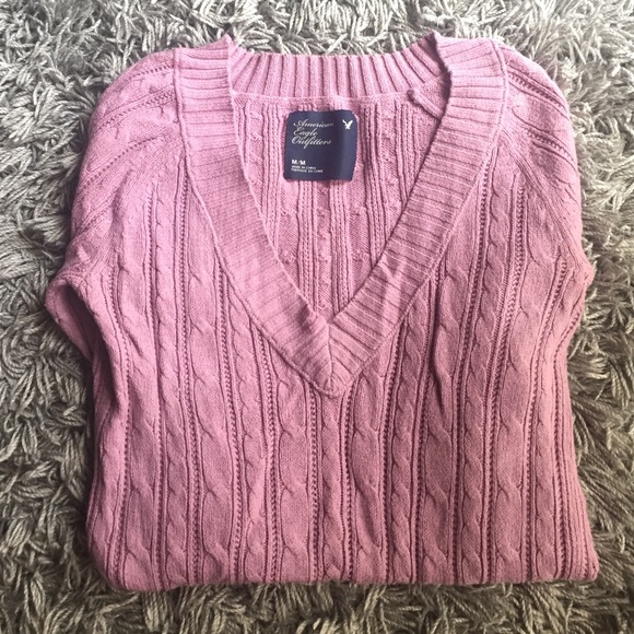 Light Purple V-Neck American Eagle Sweater. - Picture 1 of 3