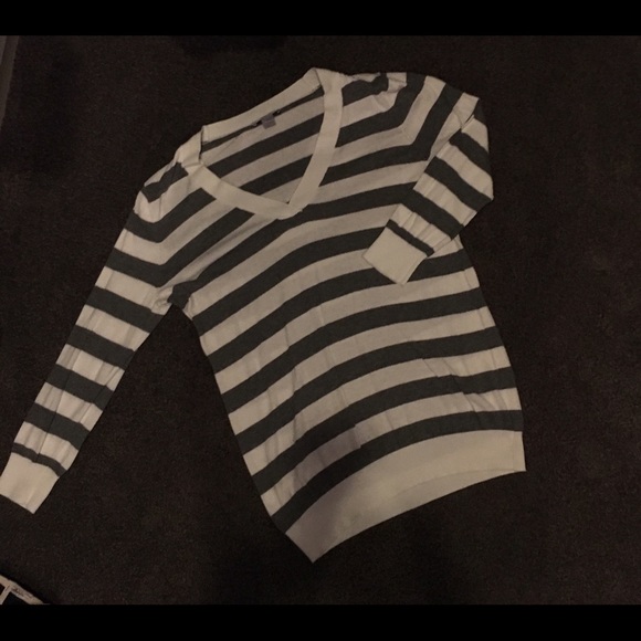 Absolutely adorable gray V neck Loft sweater.
