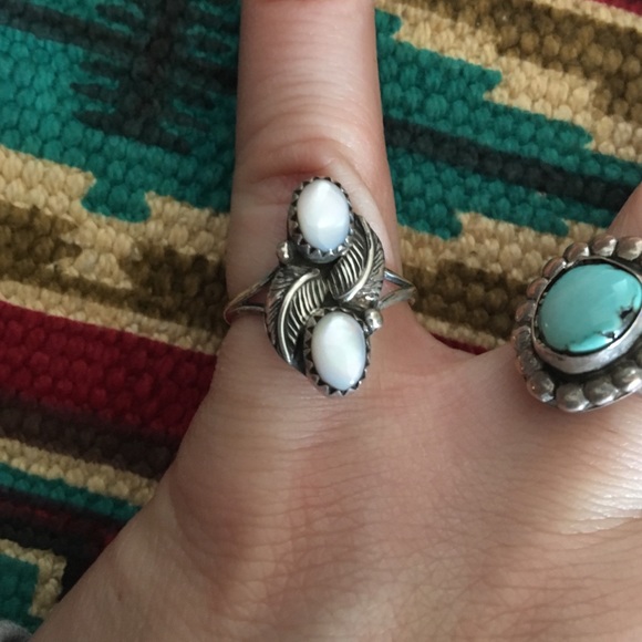 Two Stone Sterling Mother of Pearl Ring 5 - Picture 2 of 4