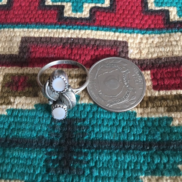 Two Stone Sterling Mother of Pearl Ring 5 - Picture 3 of 4