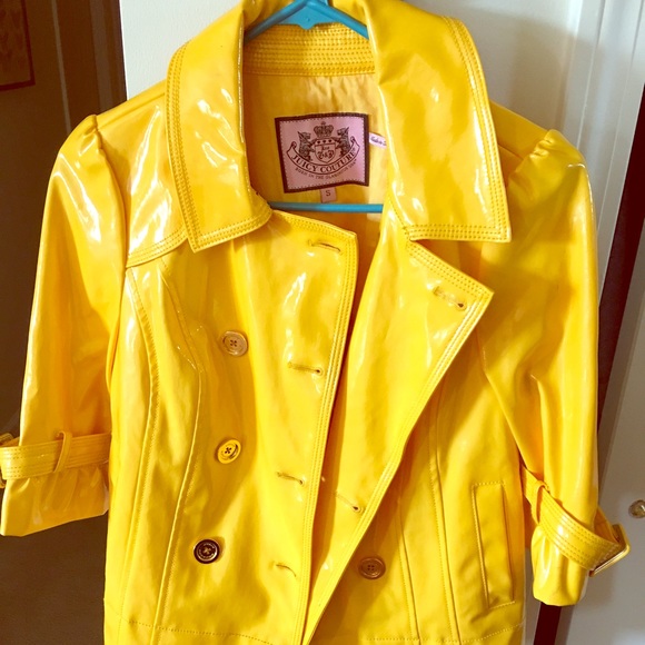 Juicy Couture yellow quarter sleeve raincoat