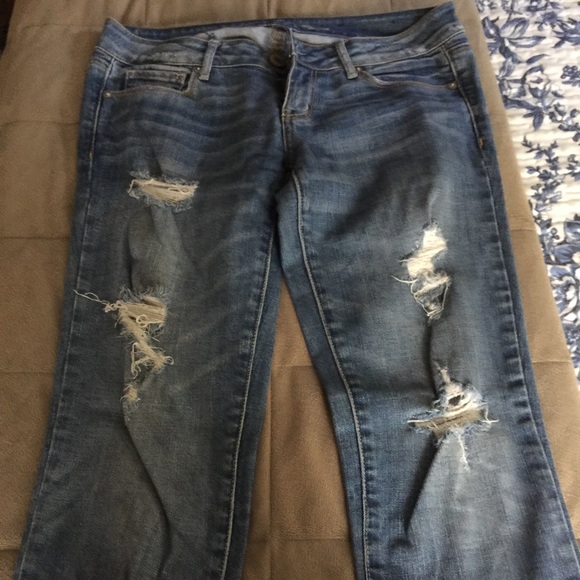 One, size 4 distressed American Eagle skinny jeans