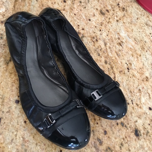 Tahari Ballet Flats ... Like New - Picture 1 of 4