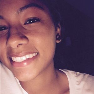 Meet your Posher, Yolanda