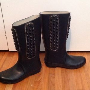 BCBG black rain boots